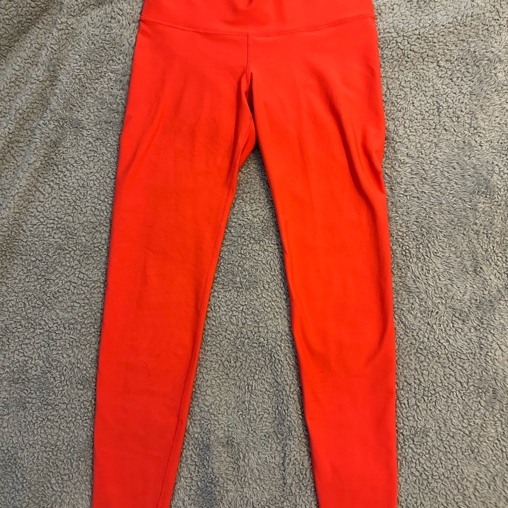 Women’s like new Old Navy Active Red/Orange Leggings Sz M